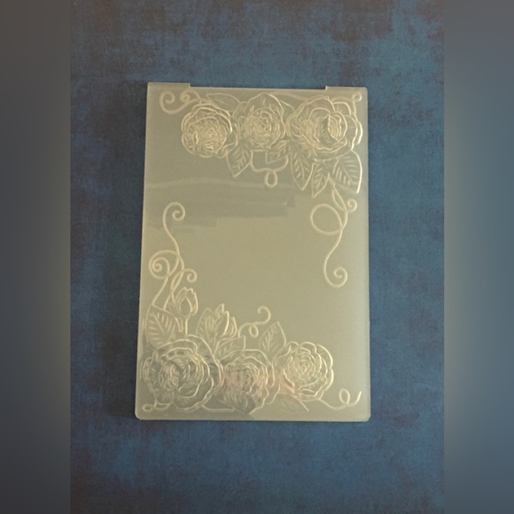 Gemini Entangled Roses 3D Embossing Folder - Picture 4 of 4